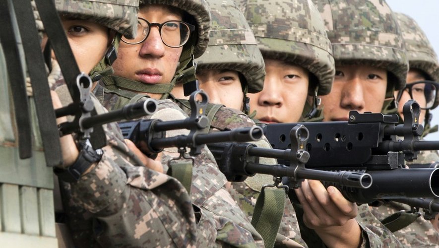 Des soldats sud-coréens, le 24 août 2015 sur la frontière avec la Corée du Nord
