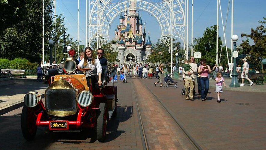 Une rue du parc d'attraction Disneyland Paris