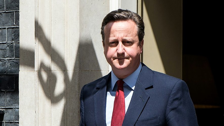 David Cameron à la sortie du 10 Downing Street le 30 juin 2016 à Londres