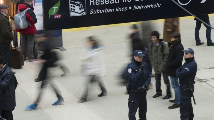Surveillance policière le 5 décembre 2012 à la Gare du Nord, à Paris