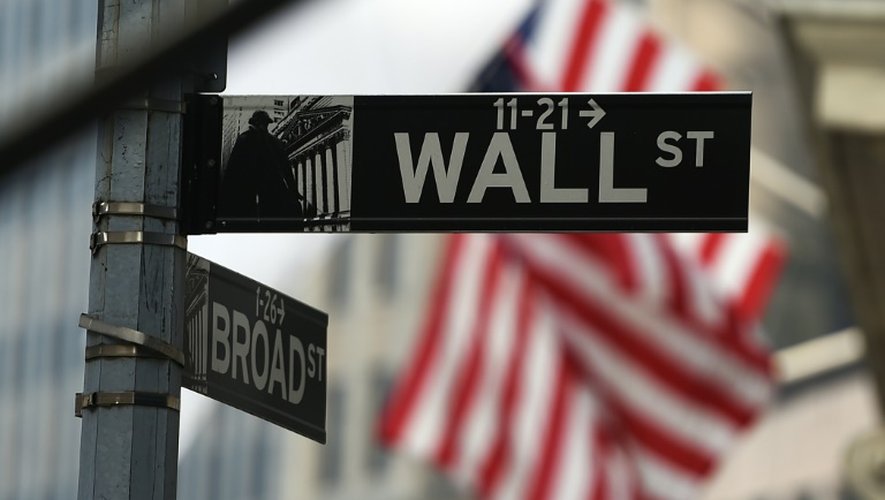 Un panneau indiquant la direction de la Bourse de New York, le 16 octobre 2014