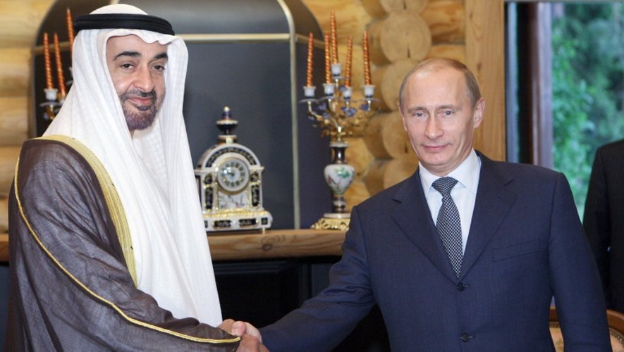 Le prince héritier d'Abou Dhabi, Cheikh Mohammed ben Zayed Al-Nahyane (g), lors d'une précédente rencontre avec Vladimir Poutine, le 23 juin 2009, alors que ce dernier était Premier ministre de la Russie