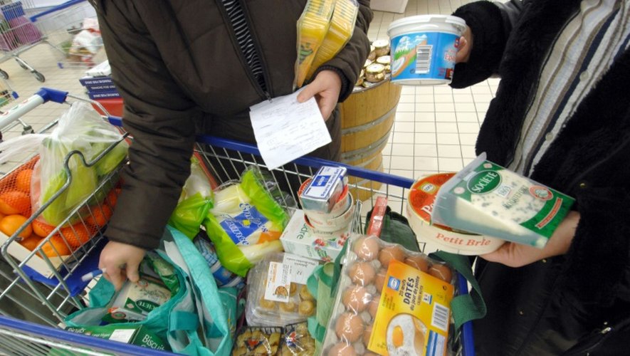 La ministre de l'Ecologie, Ségolène Royal, a convoqué la grande distribution pour l'inciter à faire davantage pour lutter contre le gaspillage alimentaire.