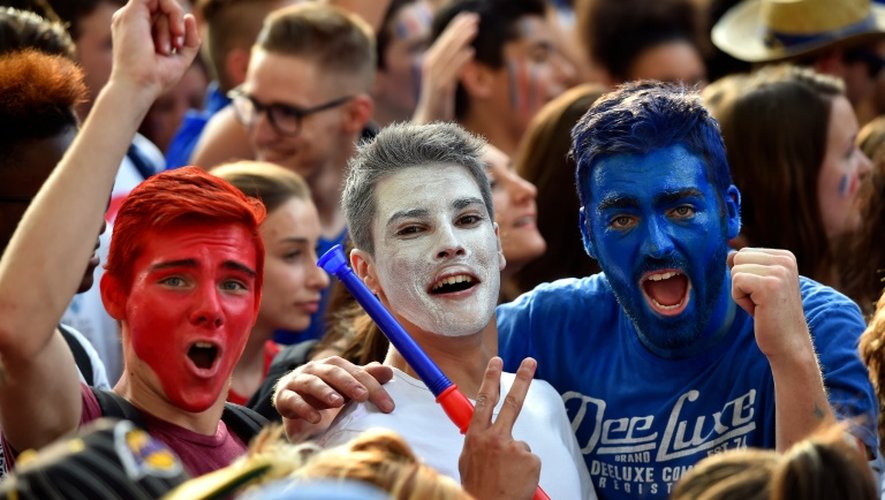 es supporters de l'équipe de France lors de la retransmission TV de la demie-finale, le 7 juillet 2016 à Toulouse