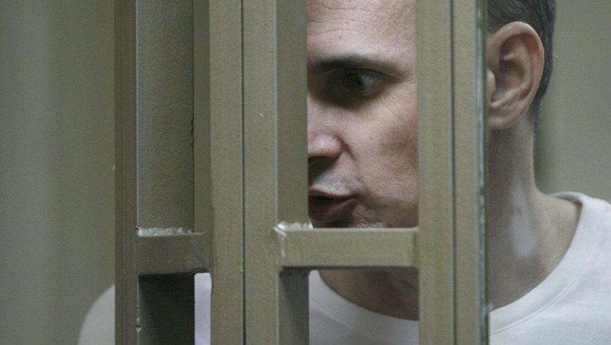 Le réalisateur ukrainien Oleg Sentsov à l'énoncé du verdict lors de son procès au tribunal de Rostov-sur-le-Don dans le sud-ouest de la Russie, le 25 août 2015