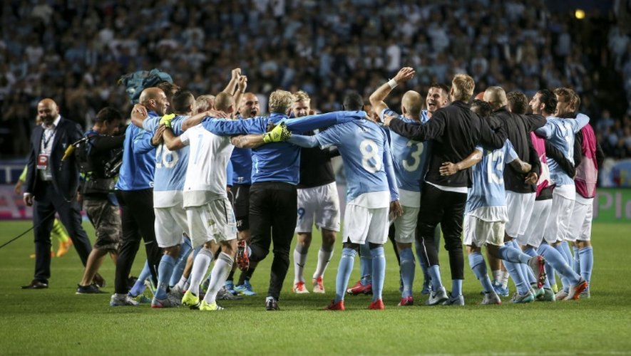 Les joueurs de Malmö fêtent leur qualification aux dépens du Celtic pour la phase de groupes de la Ligue des champions, le 25 août 2015