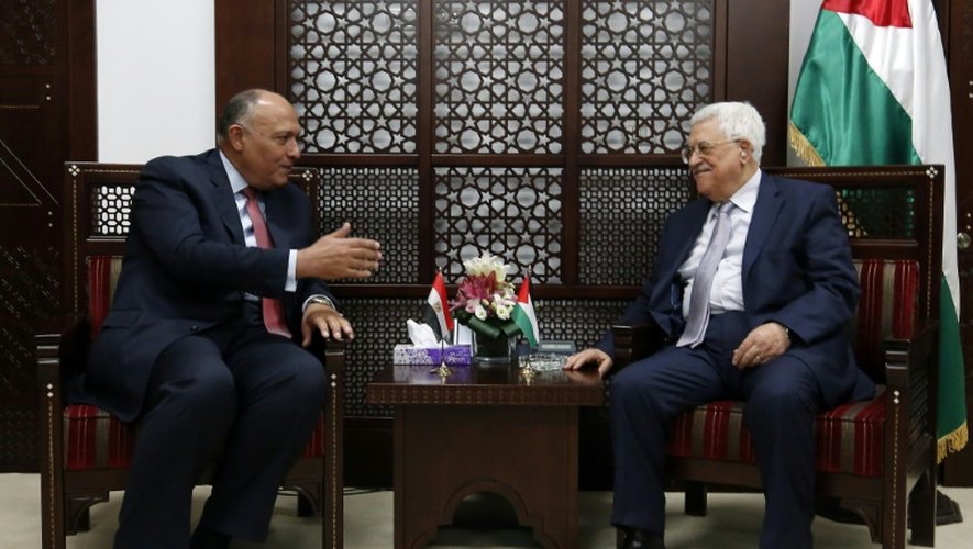 Le ministre égyptien des Affaires étrangères Sameh Choukry reçu par le président palestinien Mahmoud Abbas, le 29 juin 2016 à Ramallah en Cisjordanie