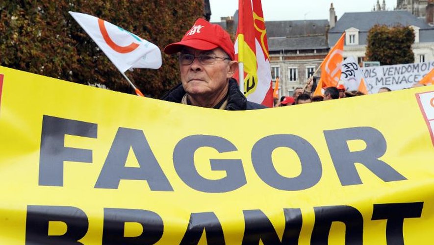 Un salarié de FagorBrandt manifeste à Vendôme, le 5 novembre 2013