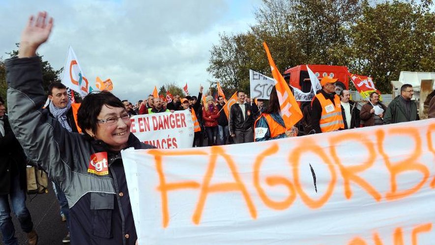 Des salariés de FagorBrandt manifestent à Vendôme, le 5 novembre 2013