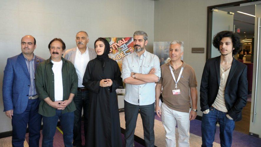 Le réalisateur Majid Majidi (2e g) avec l'équipe de "Mahomet", le 27 août 2015 au festival des films du monde de Montréal, au Canada