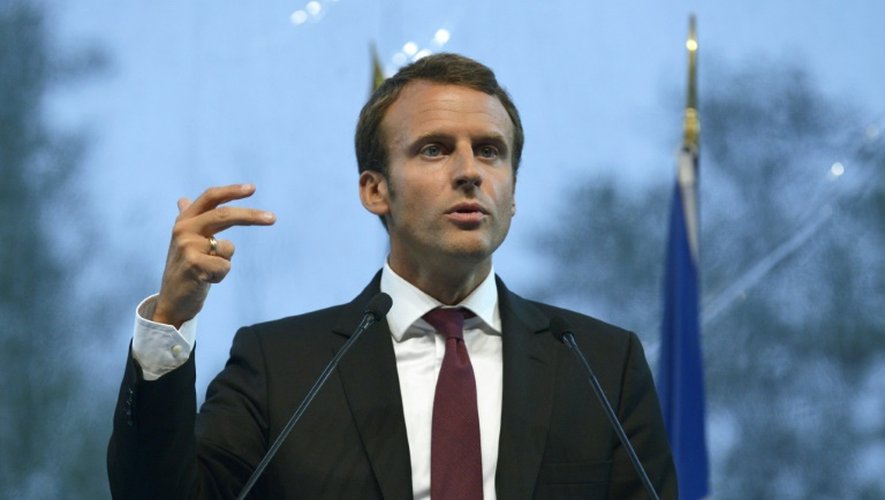 Le ministre de l'Economie français Emmanuel Macron à l'université d'été du Medef le 27 août 2015 à Jouy-en-Josas, dans les Yvelines