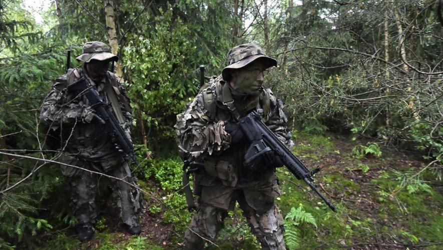 Les hussards du 2e Régiment de Haguenau en formation pour de futures missions de renseignement, le 5 juin 2016 dans les Vosges