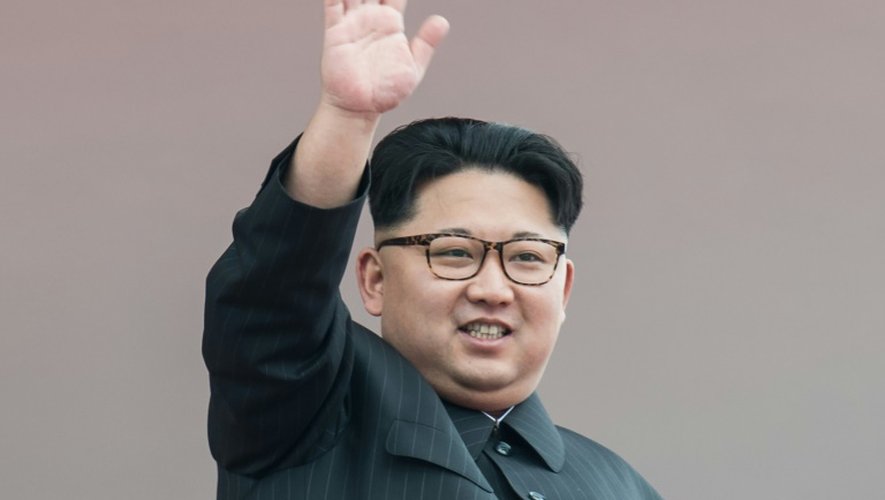 Le dirigeant nord-coréen Kim Jong-Un lors d'une parade à Pyongyang le 10 mai 2016