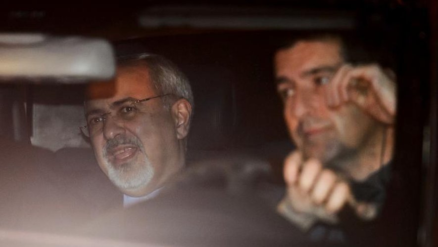 Le ministre iranien des Affaires étrangères Mohammad Javad Zarif quitte son hôtel, le 8 novembre 2013 à Genève