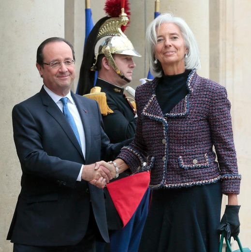 Le président François Hollande avec la Directrice du FMI Christine Lagarde, sur le perron de l'Elysée, le 8 novembre 2013