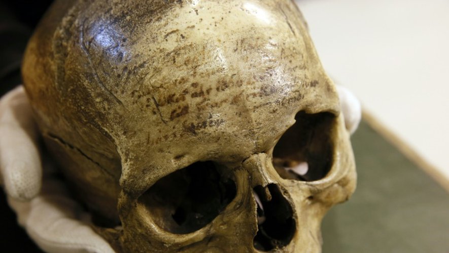 Le crâne du philosophe français René Descartes de retour au musée de l'Homme au Palais de Chaillot à Paris, le 27 août 2015