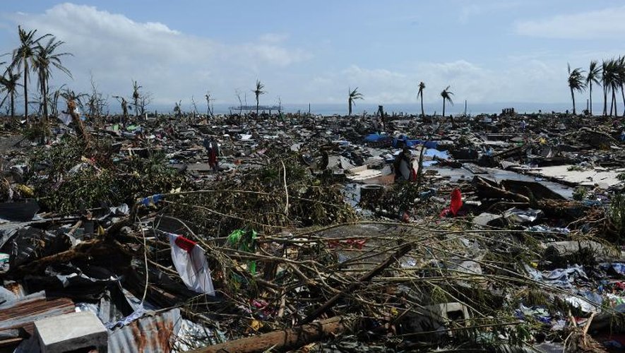 La côte à Tacloban, après le pasdsage du typhon, le 10 novembre 2013