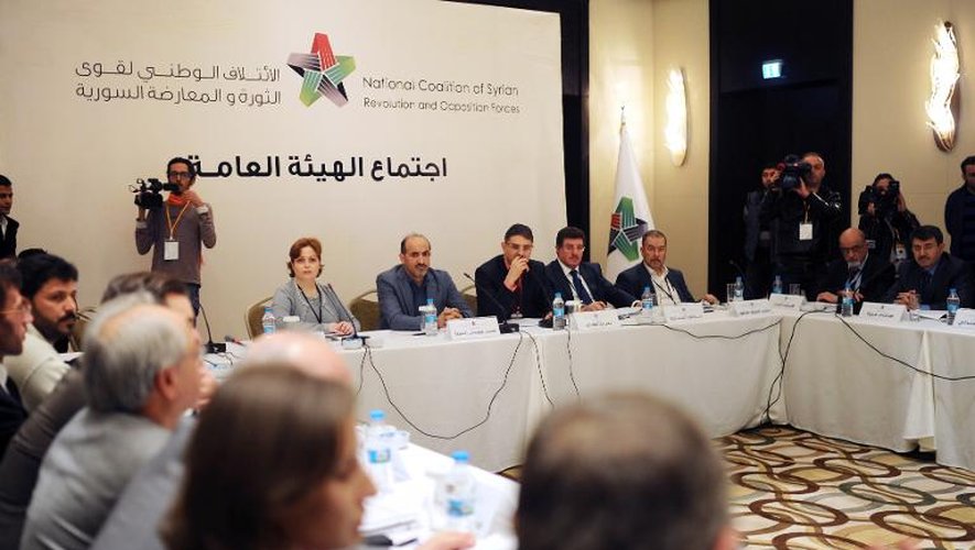 Des membres de la Coalition nationale syrienne se rencontrent à Istanbul, le 9 novembre 2013