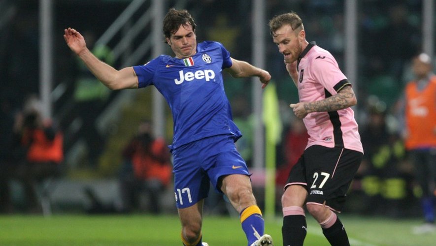 Paolo De Ceglie (g) avec la Juventus contre Palerme en Serie A, le 14 mars 2015 au stade Renzo Barbera