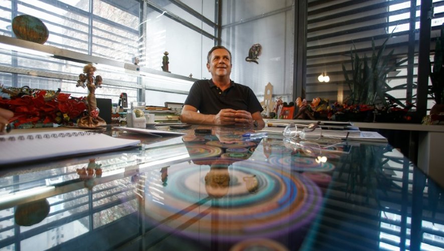 Le designer Fernando Campana dans son studio à Sao Paulo, au Brésil, le 4 juillet 2016