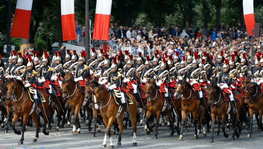 Les soldats de la Garde Républicaine lor du défilé le 14 juillet 2016 à Paris