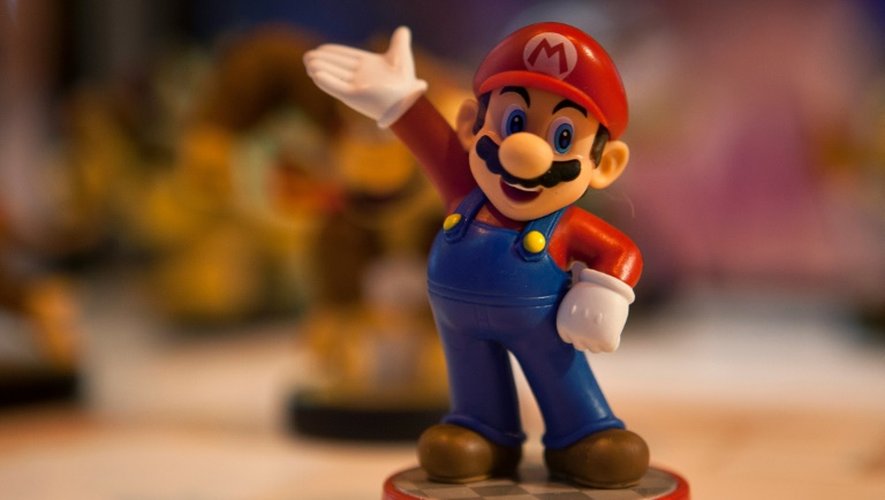 Figurine, représentant le héros de jeux vidéo Mario Bros, exposée à Madrid le 2 octobre 2015 lors de la "Madrid Games Week"