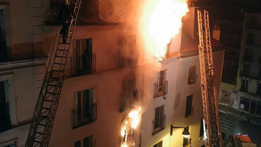 Incendie dans un immeuble d'habitation du 18e arrondissement le 2 septembre 2015 à Paris