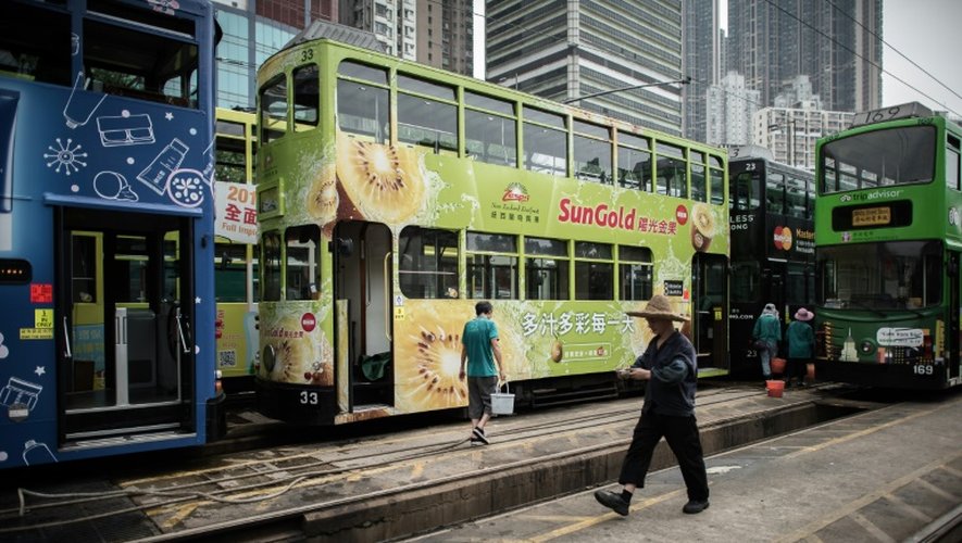 Des tramways stationnés dans un dépôt, le 25 août 2015 à Hong Kong