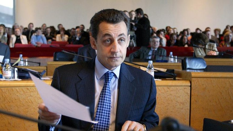 Nicolas Sarkozy le 1er avril 2004 au conseil général des Hauts-de-Seine à Nanterre