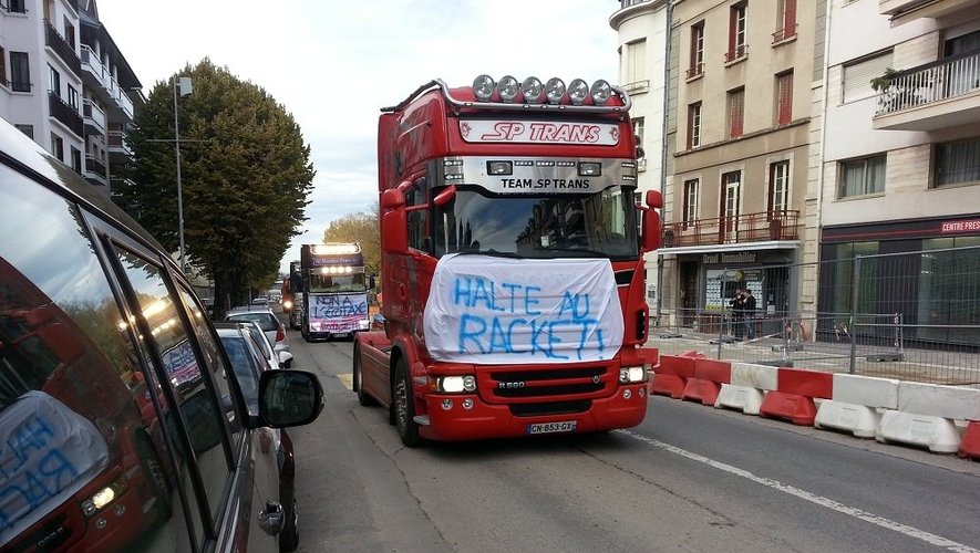 L'action revendicative a été menée à l'appel de l'OTRE et de l'Union départementale des transporteurs routiers publics de l'Aveyron.