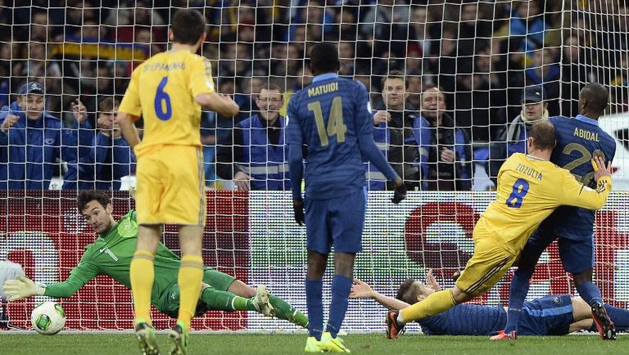 L'Ukrainien Roman Zozulia inscrit le premier but de son équipe contre la France, le 15 novembre 2013 à Kiev