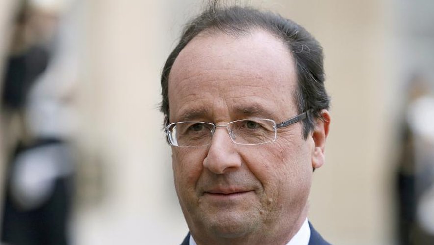François Hollande sur le perron de l'Elysée le 15 novembre 2013 à Paris