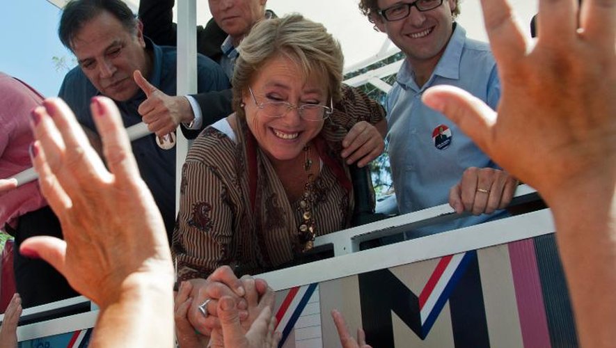 L'ex-présidente et candidate chilienne à la présidentielle, Michelle Bachelet,  le 13 novembre 2013 à Santiago