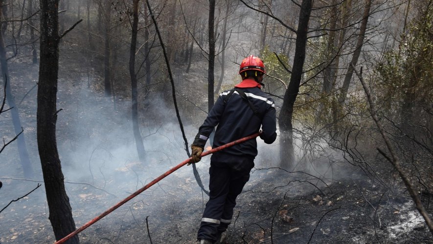 Deux groupes feux de forêt aveyronnais sont à l'oeuvre dans le sud de la France.