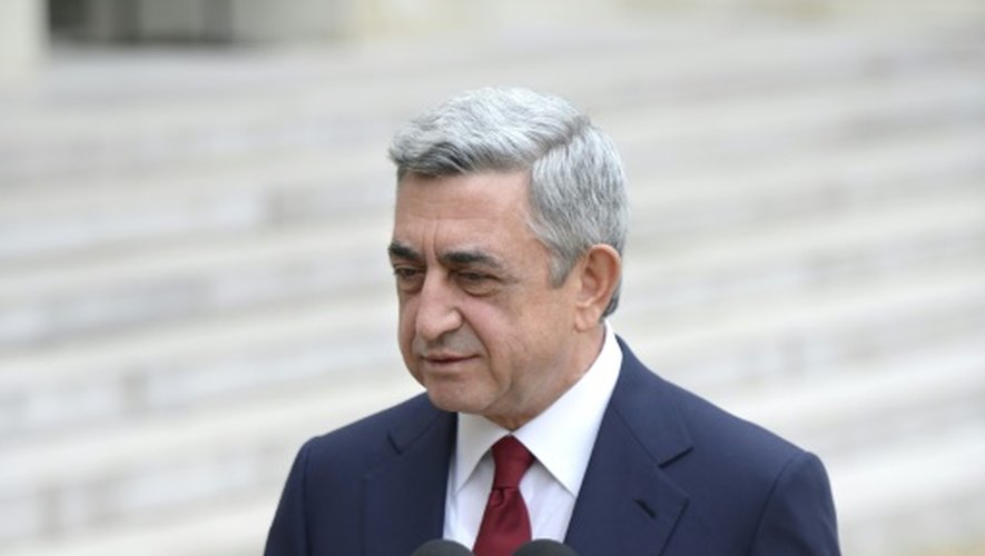 Le président arménien, Serge Sarkissian, le 12 novembre 2012 dans la cour de l'Elysée à Paris