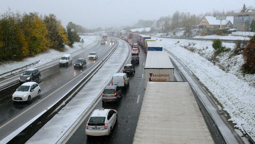 L'autoroute A47 sous la neige le 20 novembre 2013 à hauteur de Saint-Chamond en raison de la neige