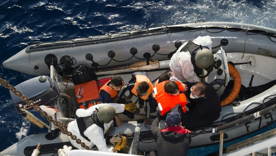 Opération de sauvetage en Méditerranée par la marine française le 5 septembre 2015