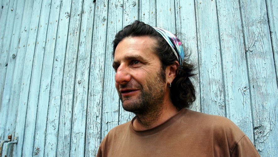 Photographe depuis 25 ans, Patrice Geniez a réalisé son premier film, Sur la route du nectar,  qui va être présenté à Saint-Léons, Centrès et Baraqueville. Il est sélectionné pour le festival du documentaire alternatif, à Brest, en octobre.