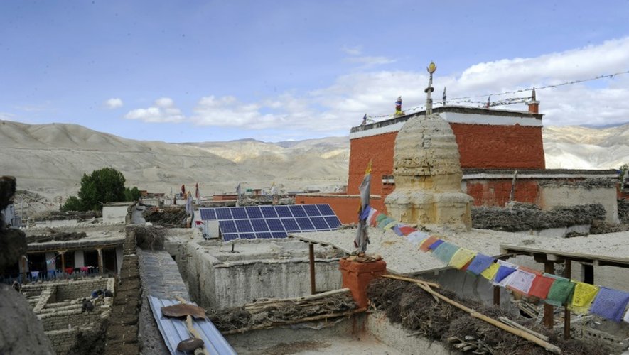 Des panneaux solaires à Lo Manthang, au Népal, le 17 juin 2016