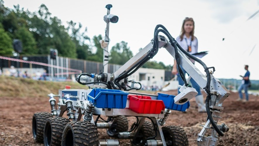 Le robot martien de l'équipe FUPLA de l'Université de Kielce, lors du concours européen des robots explorateurs à Checiny, en Pologne, le 5 septembre 2015