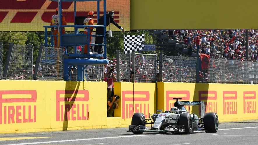 Le pilote Mercedes-AMG Lewis Hamilton, vainqueur du GP d'Italie, le 6 septembre 2015 sur l'Autodrome de Monza
