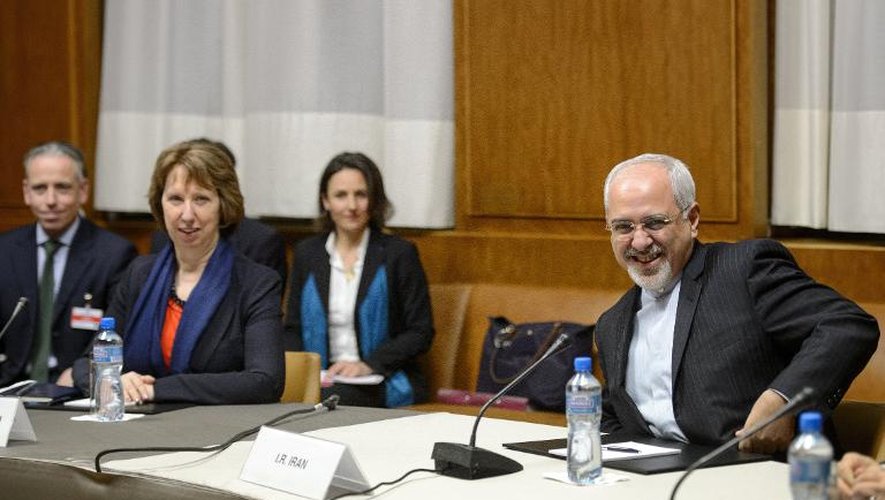 Le ministre iranien des Affaires étrangères Mohammad Javad Zarif et la chef de la diplomatie de l'UE, Catherine Ashton, le 20 novembre 2013 à Genève