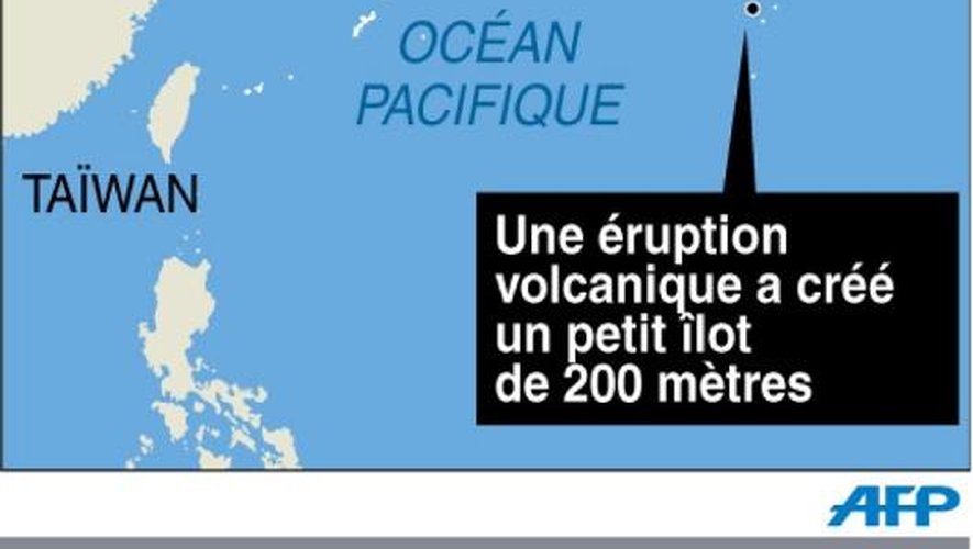 Infographie localisant une petite île surgie des flots au Japon
