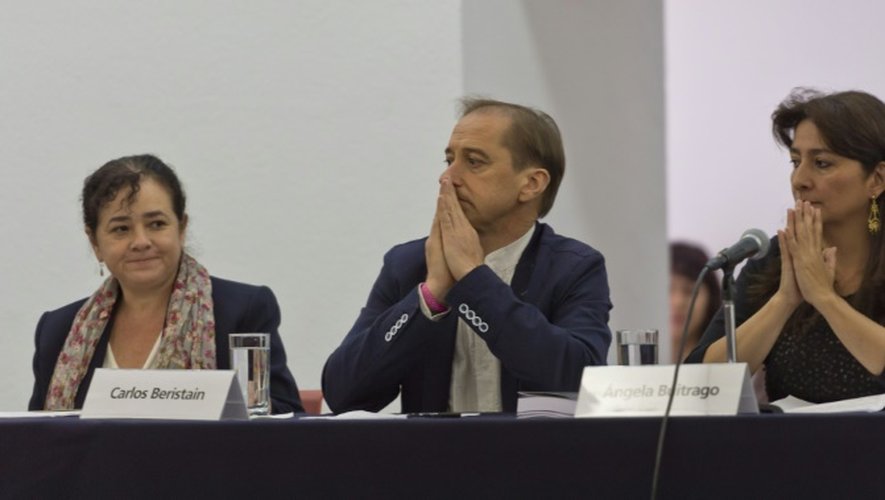 Les membres du Groupe international d'enquêteurs indépendants (GIEI), le 6 septembre 2015 devant la presse à Mexico
