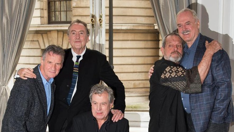 La troupe britannique des Monty Python, (de g à d) Michael Palin, Eric Idle, Terry Jones, Terry Gilliam et John Cleese, le 21 novembre 2013 à Londres