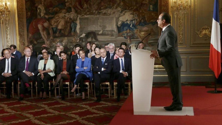 Les membres du gouvernement écoutent le président de la République lors de sa conférence de presse, le 7 septembre 2015