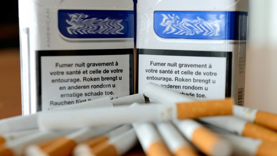 Avertissement sanitaire sur des paquets de cigarettes
