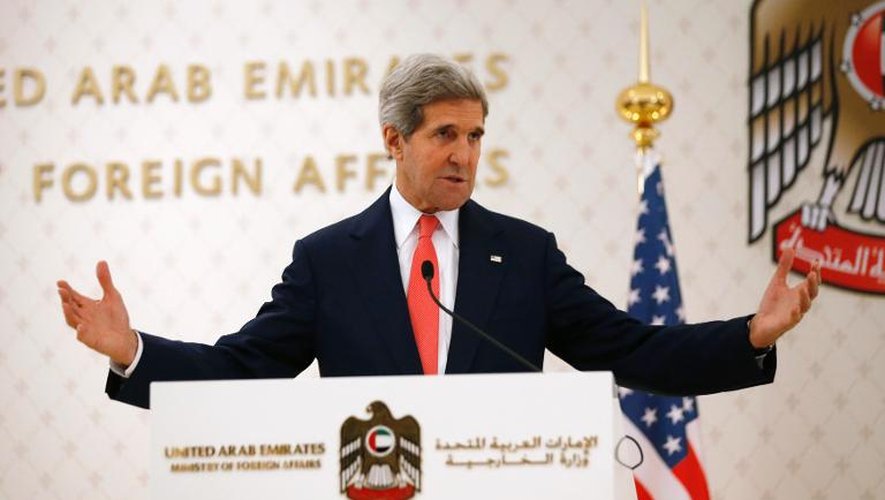 Le secrétaire d'Etat américain John Kerry à Abou Dhabi, le 11 novembre 2013