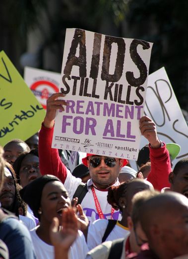 Des activistes défilent contre le Sida à Durban, en Afrique du Sud, le 18 juillet 2016