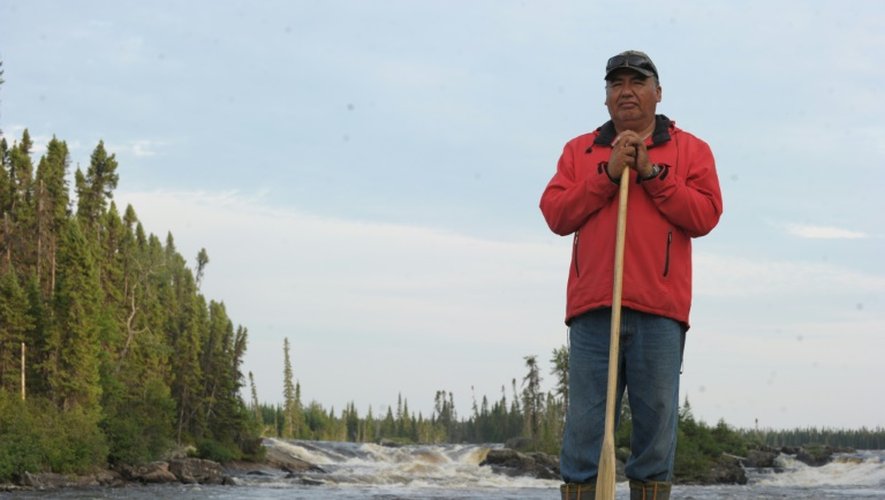 Don Saganash, un tallyman (maître trappeur), sur les bords de la rivière Broadback, au nord du Québec, le 19 août 2015